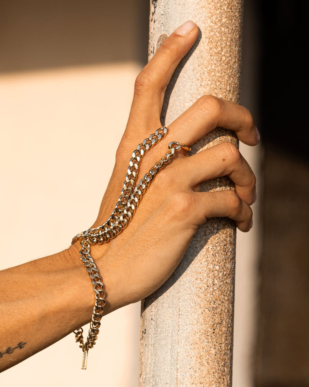 Cuban Links Hand Chain