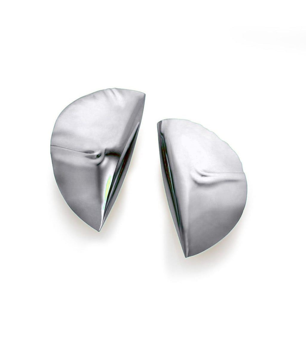 Handmade silver tone clam earrings with brass base