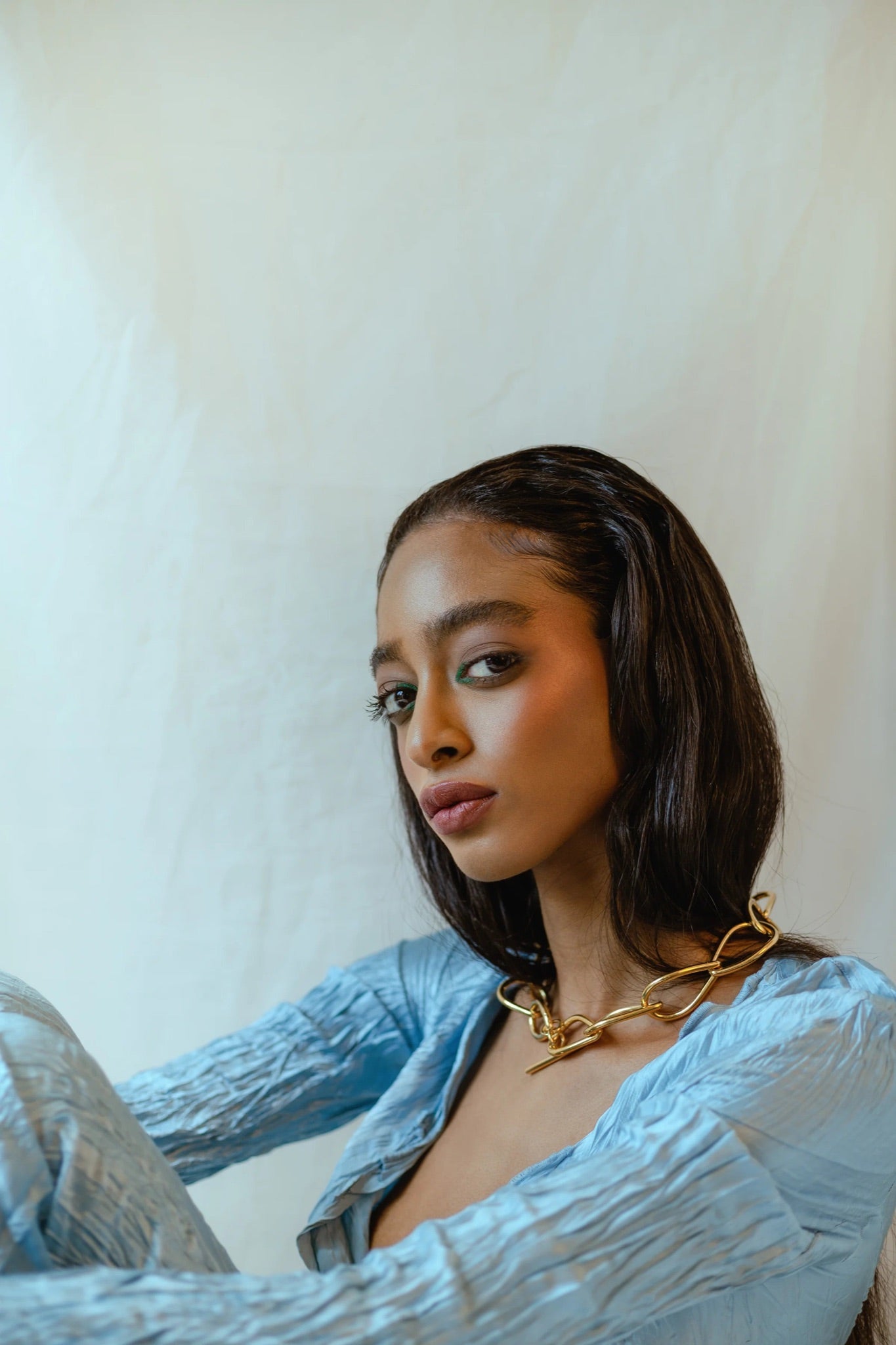Drop Links Choker — campaign image