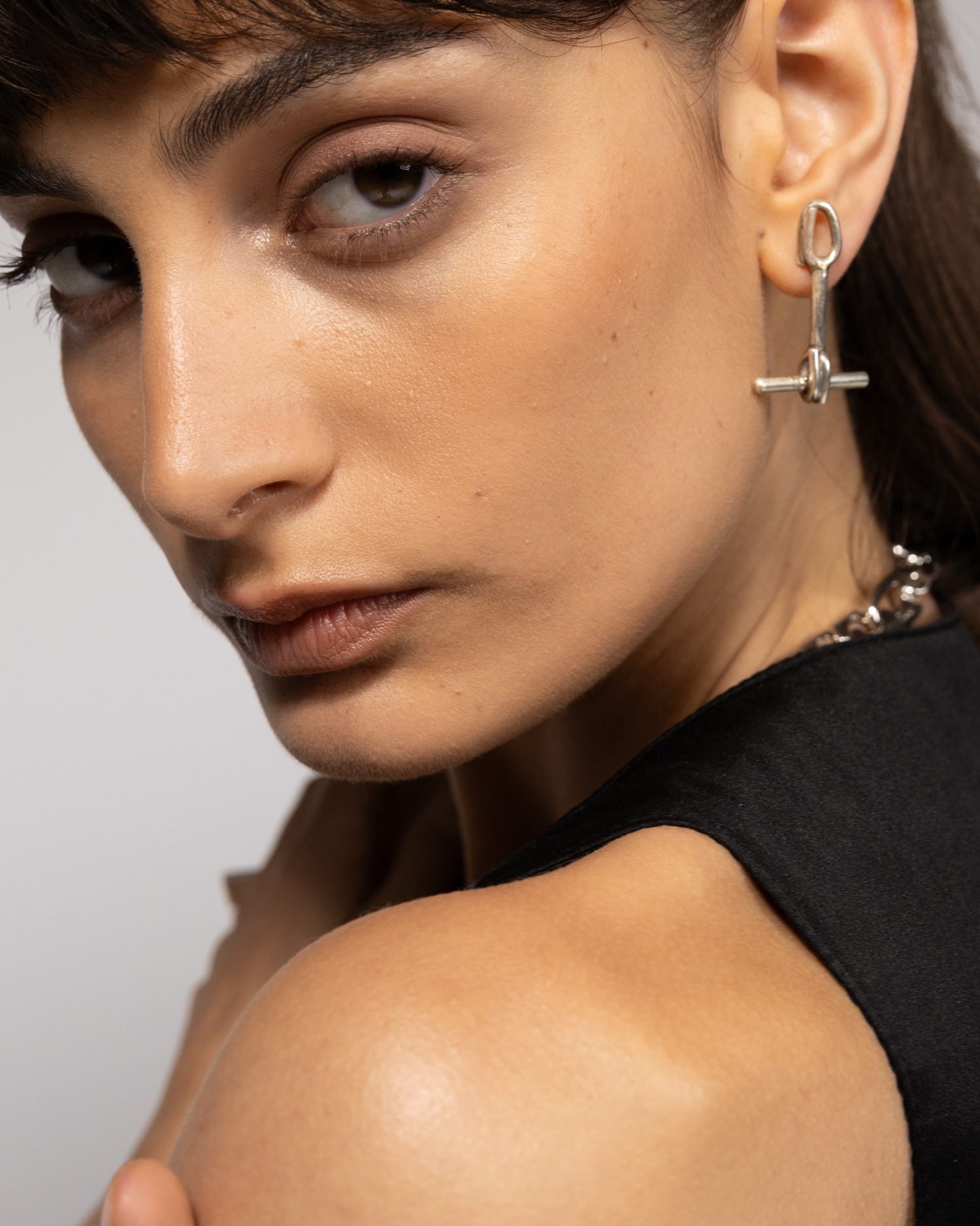 Linked Theory T-bar Earrings